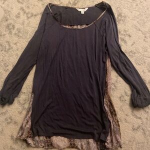 3/4 length patterned exterior tee